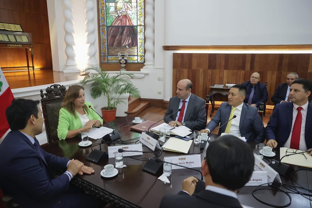 Dina Boluarte une lazo con el Callao.|