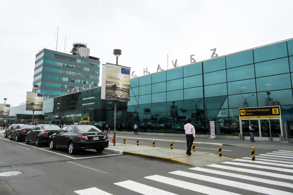 Aeropuerto Jorge Chávez y Línea 2 del metro.