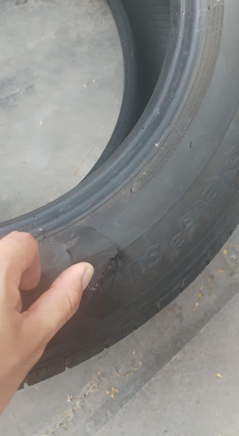 Atentan contra su auto cuando dejó estacionado.