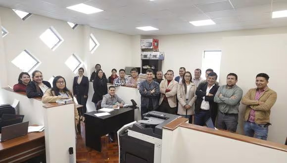 Dina Boluarte y abuso de poder.