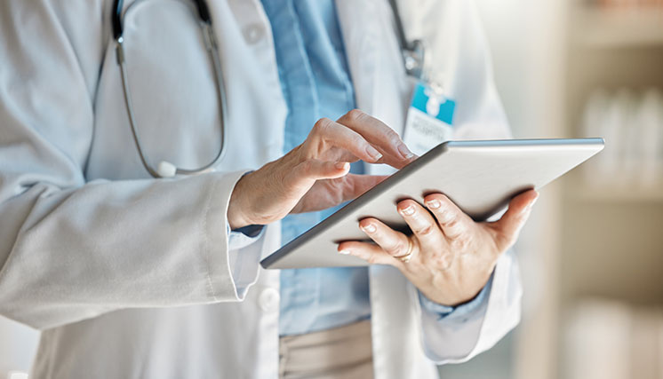 Firma digital de médicos a partir del 1 de mayo.