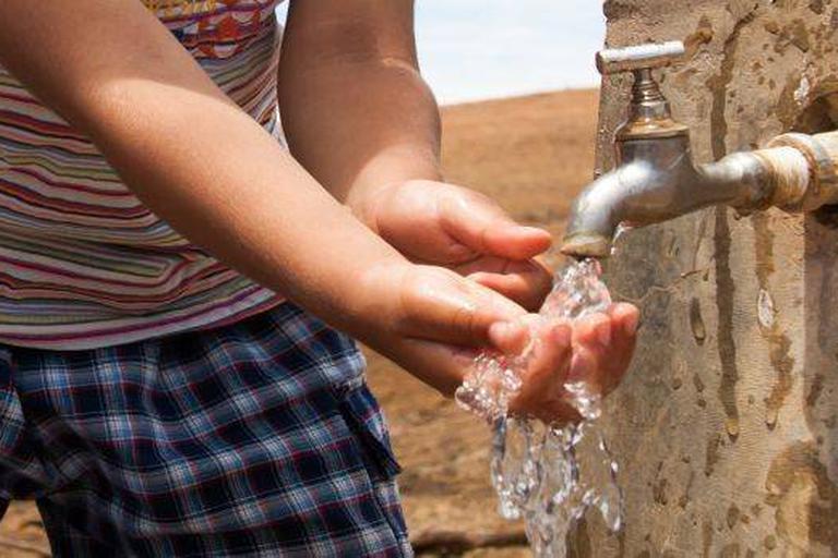 Servicio de agua potable.