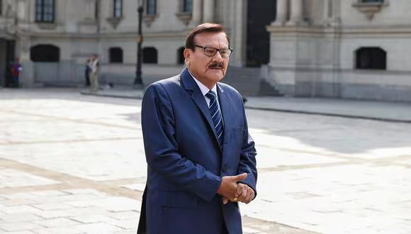 Walter Ortiz no va más como ministro del Interior.