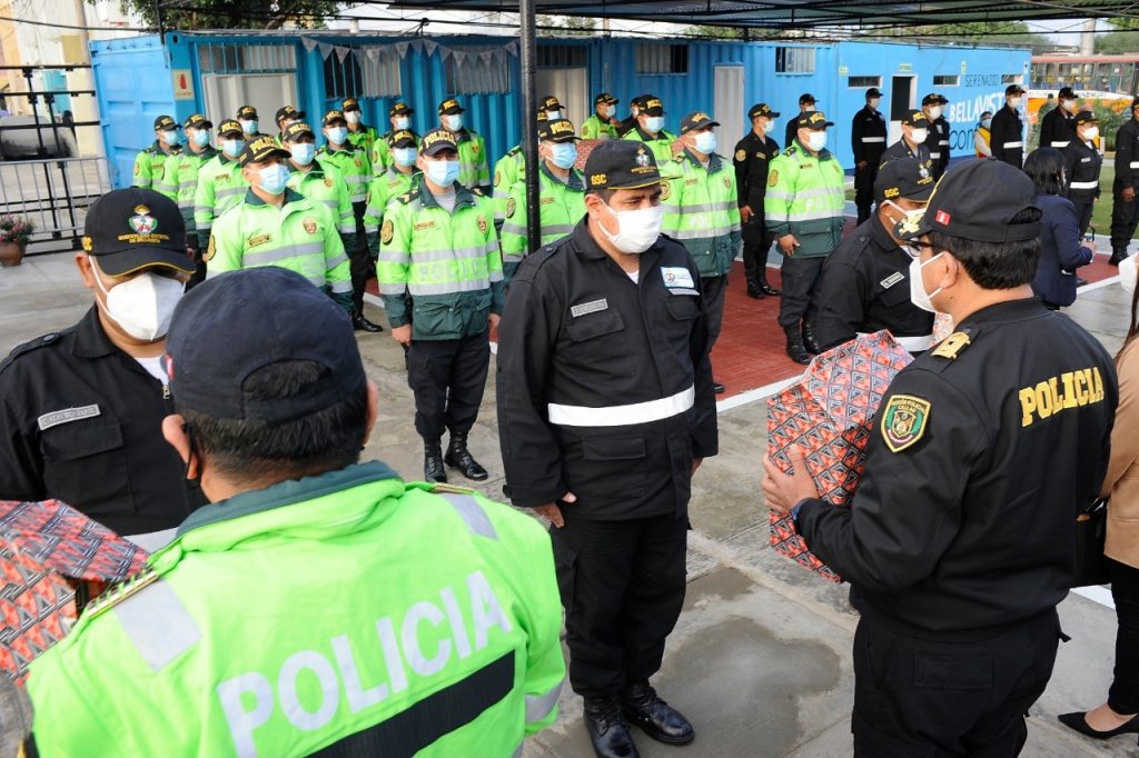 Premian a 5 serenos por su destacada labor frente al crimen