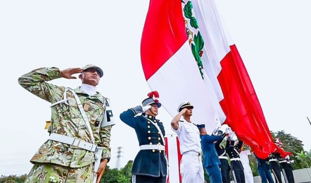 Gobierno oficializa aumento de sueldos para policías y militares chalacos: desde cuándo se pagará y por qué